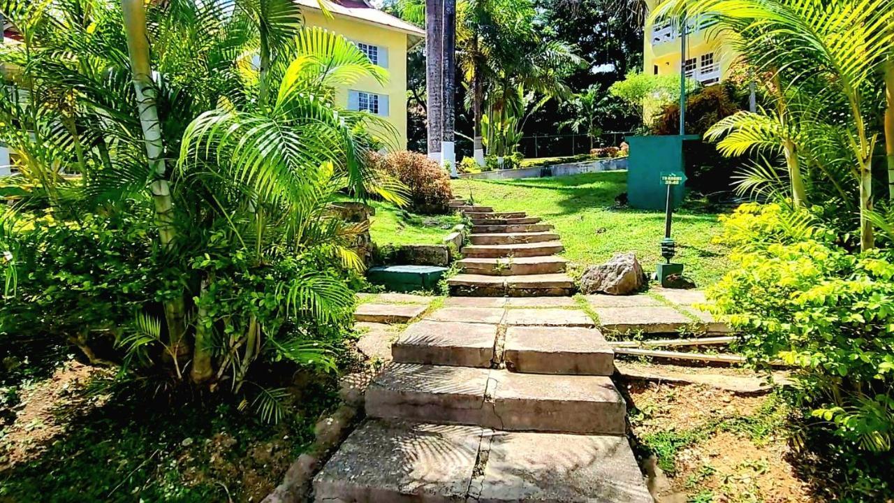 Relax On The Ridge - Ocho Rios Escape Villa Exterior photo